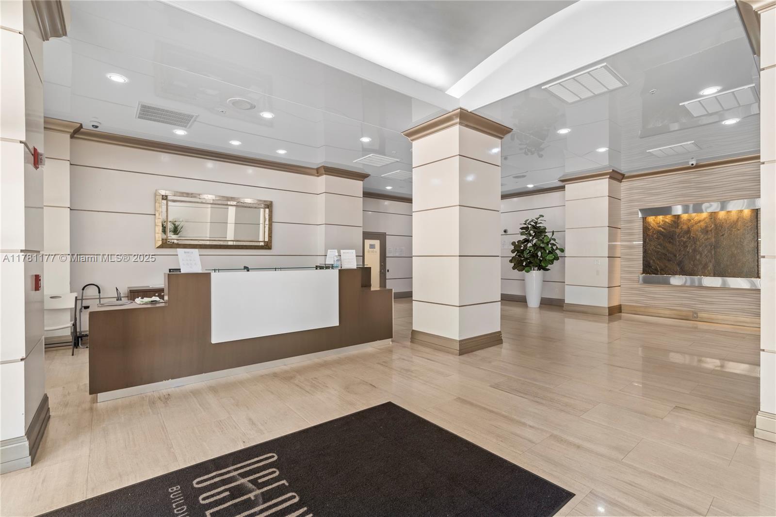 19390 Collins Ave # 611