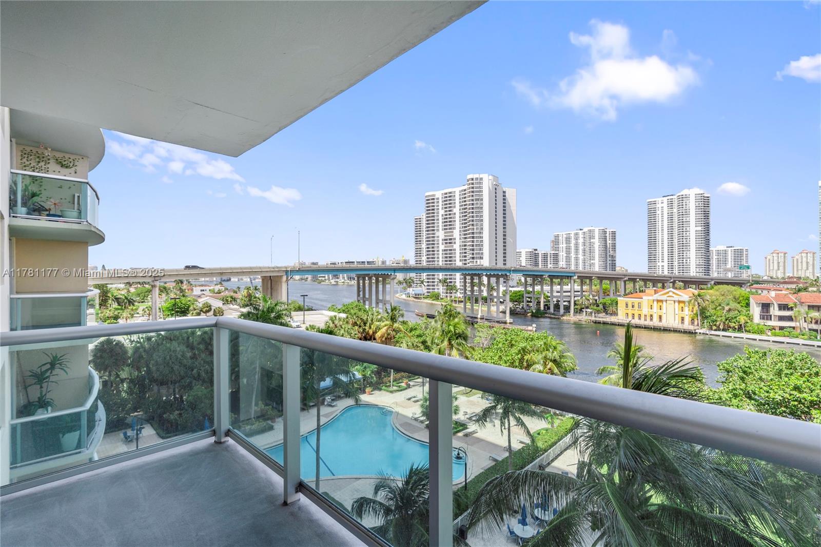 19390 Collins Ave # 611