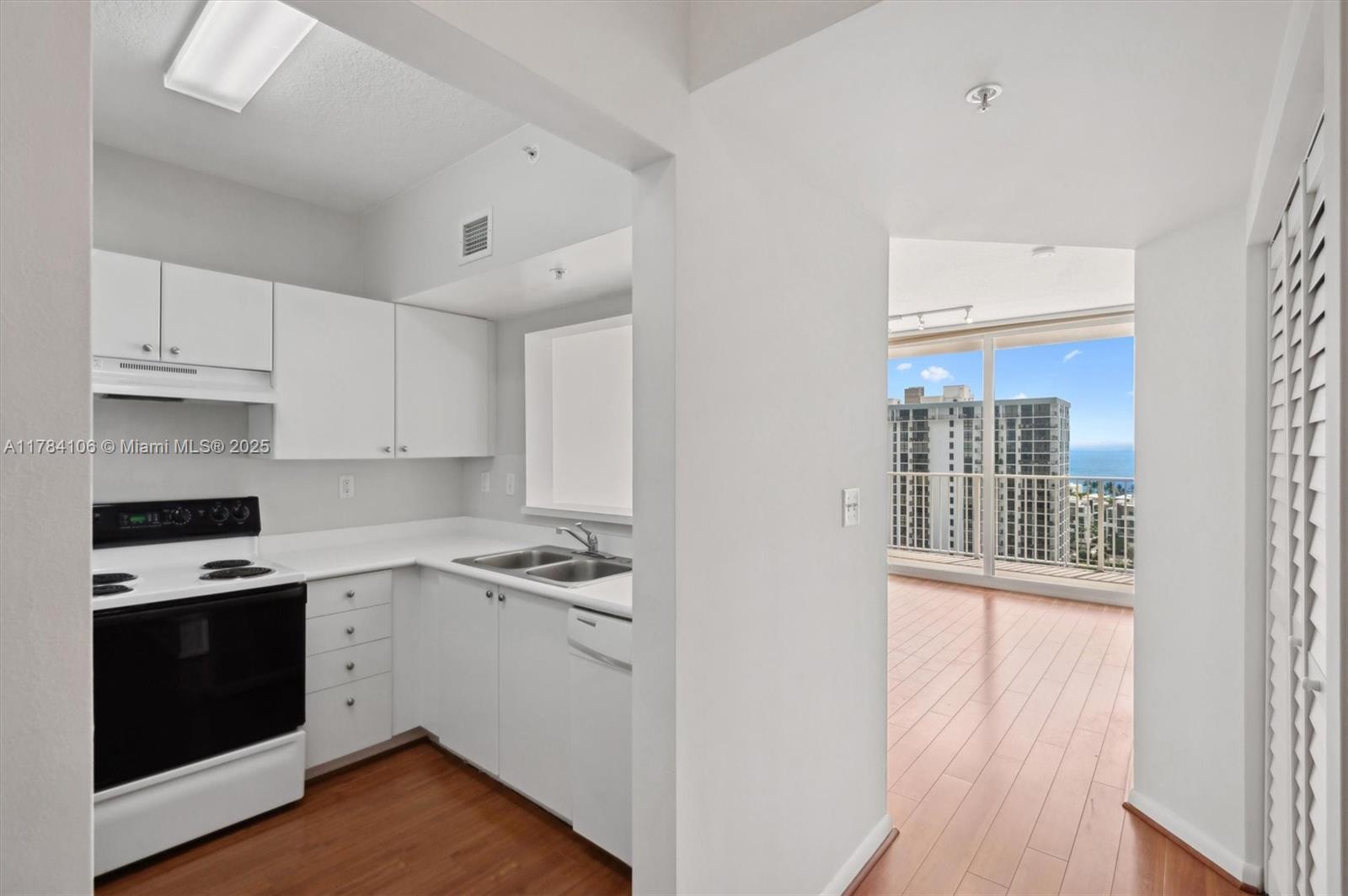 3020 NE 32nd Ave # 1407