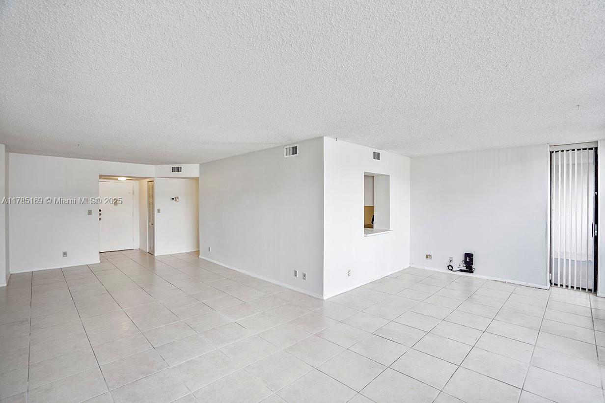 1000 Parkview Dr # 115