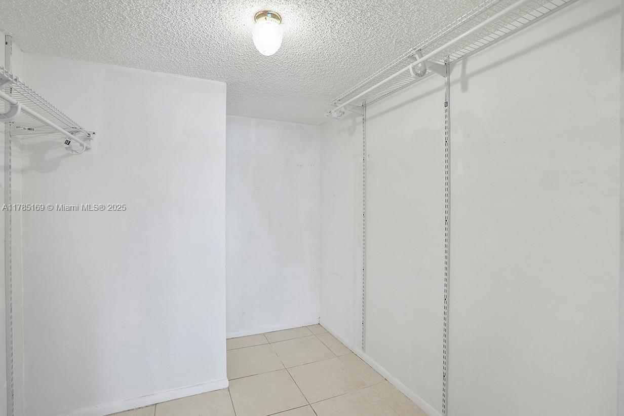 1000 Parkview Dr # 115