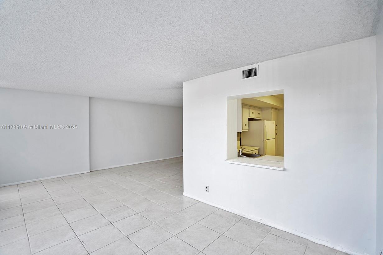 1000 Parkview Dr # 115