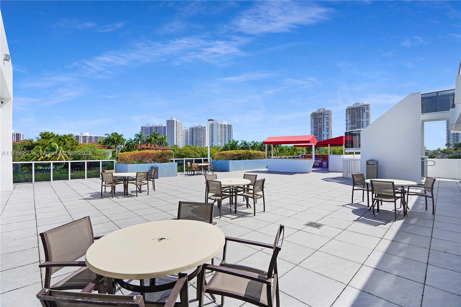 3625 N Country Club Dr # 902