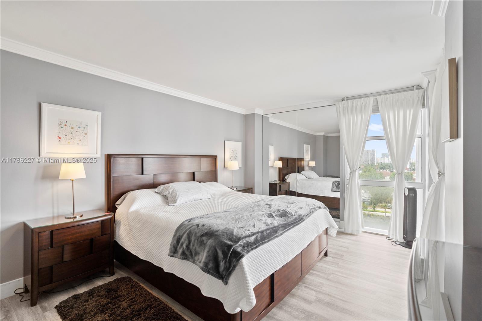 3625 N Country Club Dr # 902