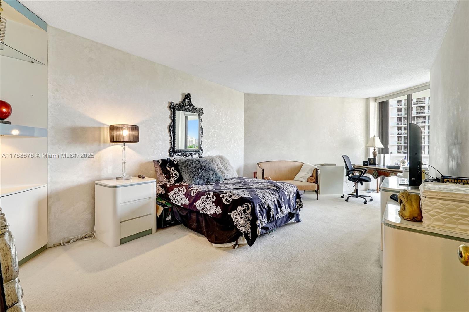 3000 Island Blvd # 706