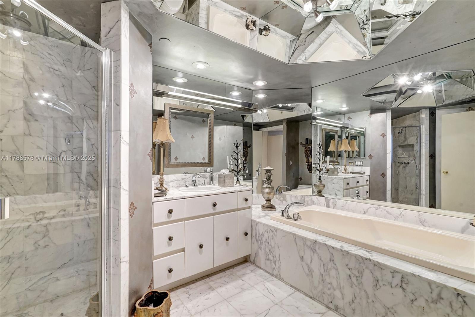 3000 Island Blvd # 706