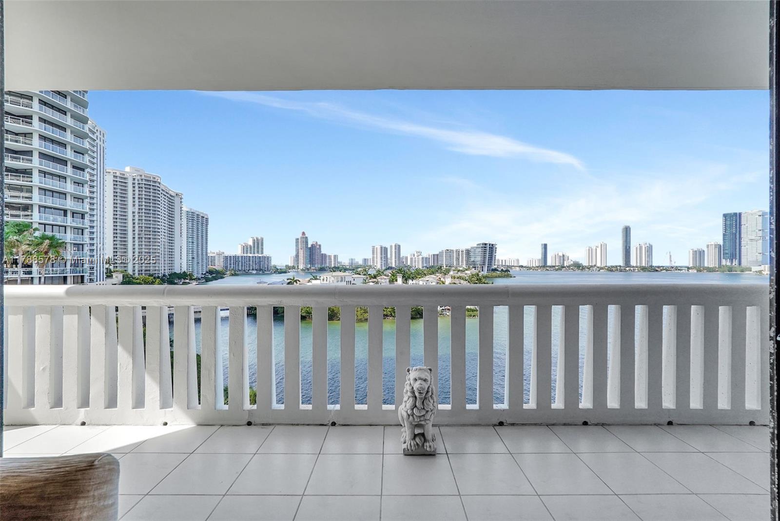 3000 Island Blvd # 706