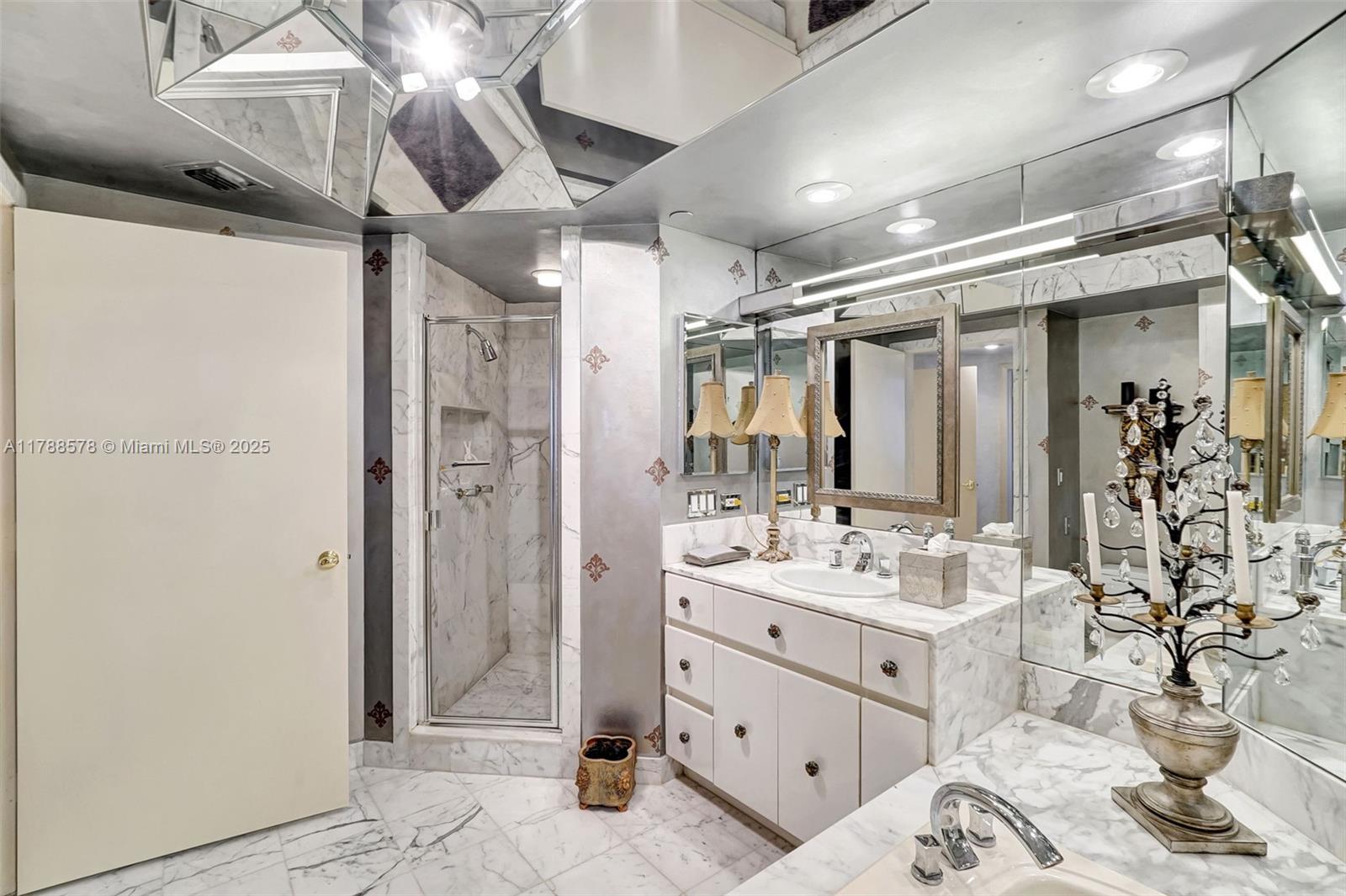 3000 Island Blvd # 706