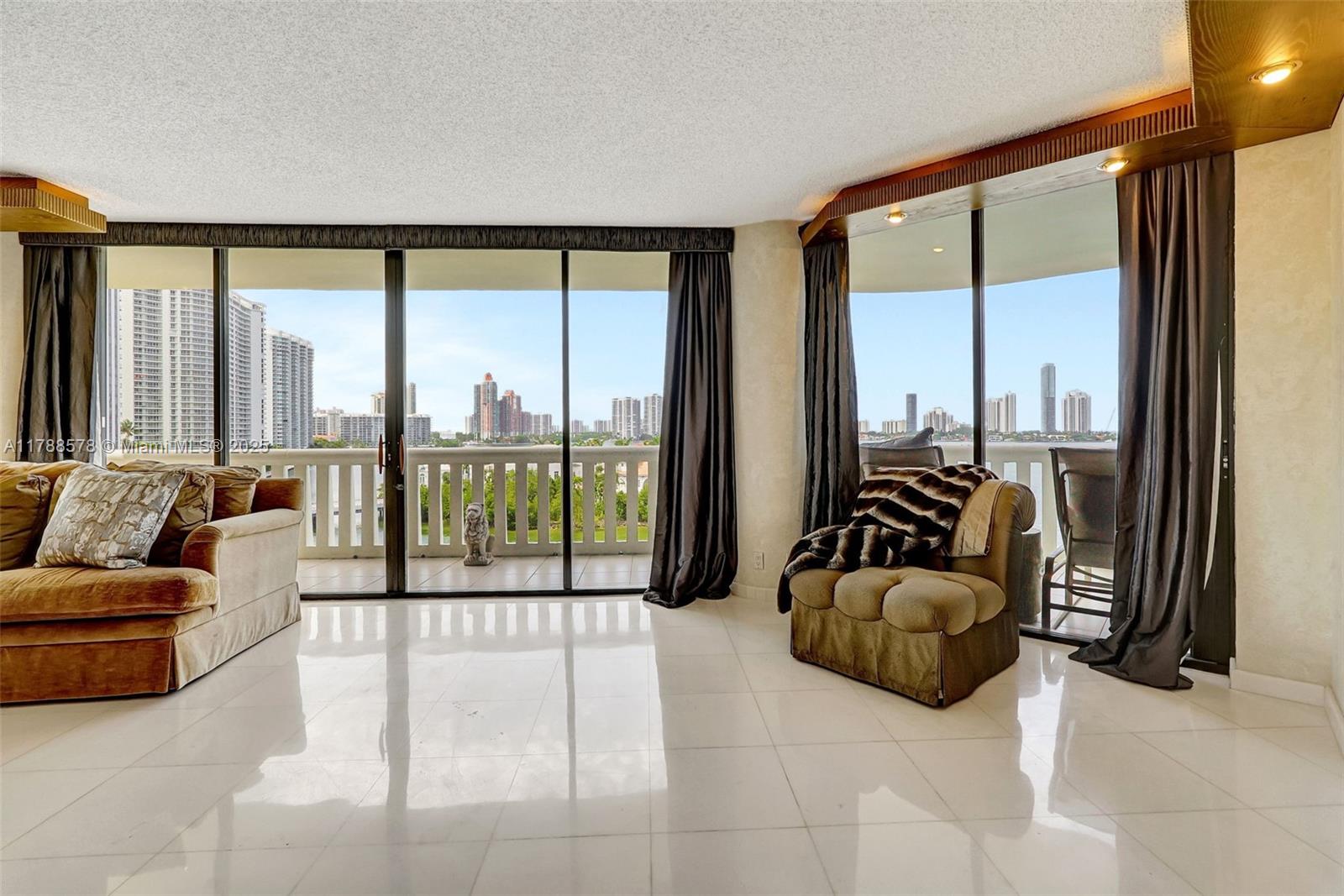 3000 Island Blvd # 706