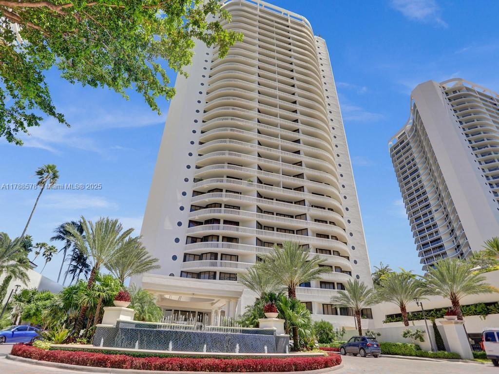 3000 Island Blvd # 706