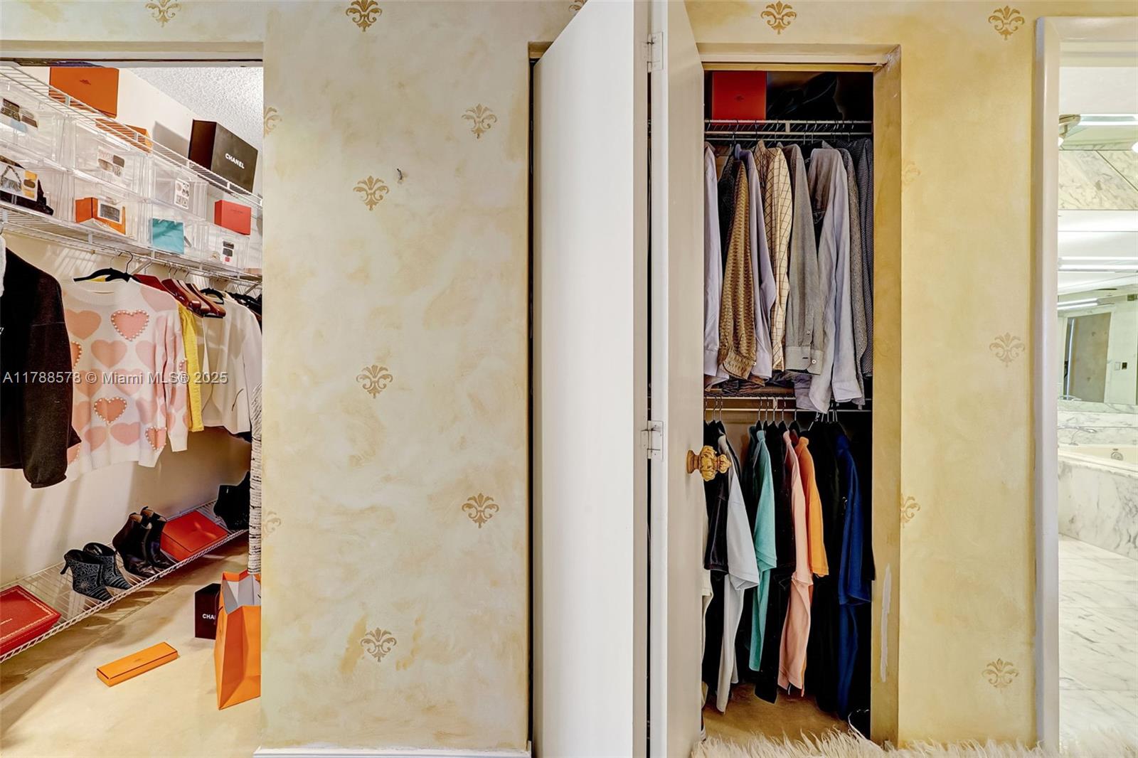 3000 Island Blvd # 706