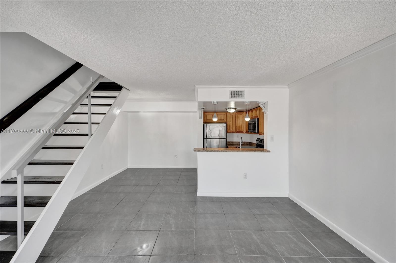 665 NW 85th Pl # 205 Unit: 10-205