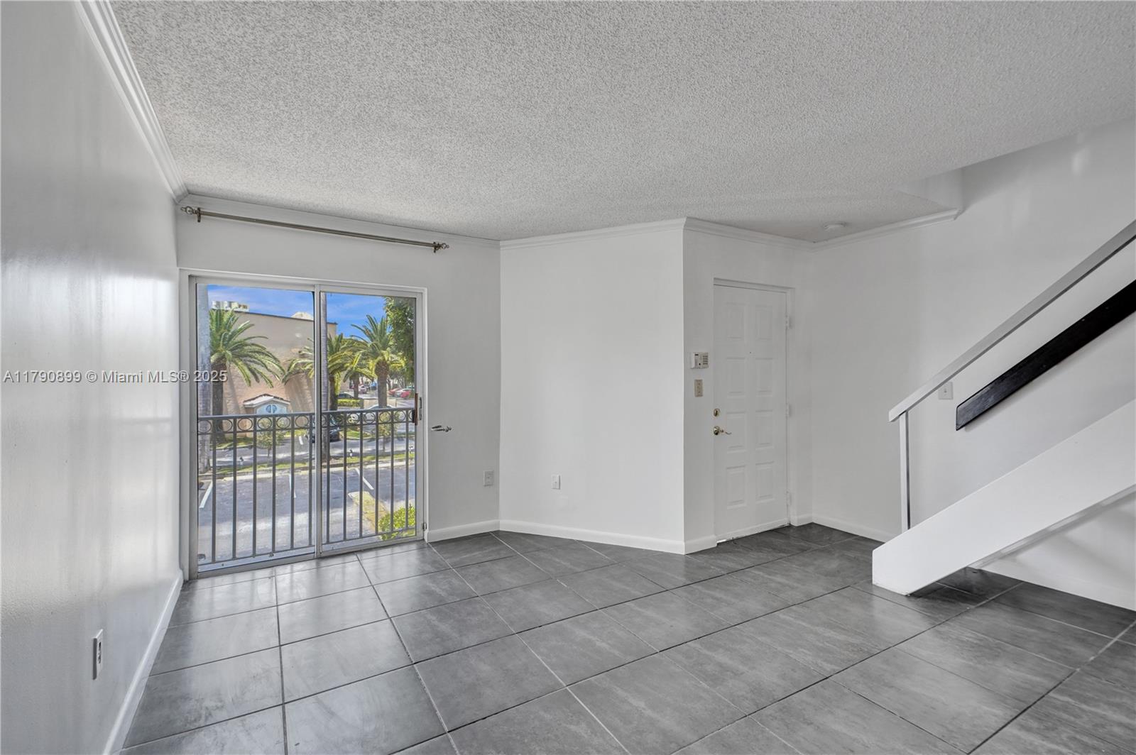 665 NW 85th Pl # 205 Unit: 10-205