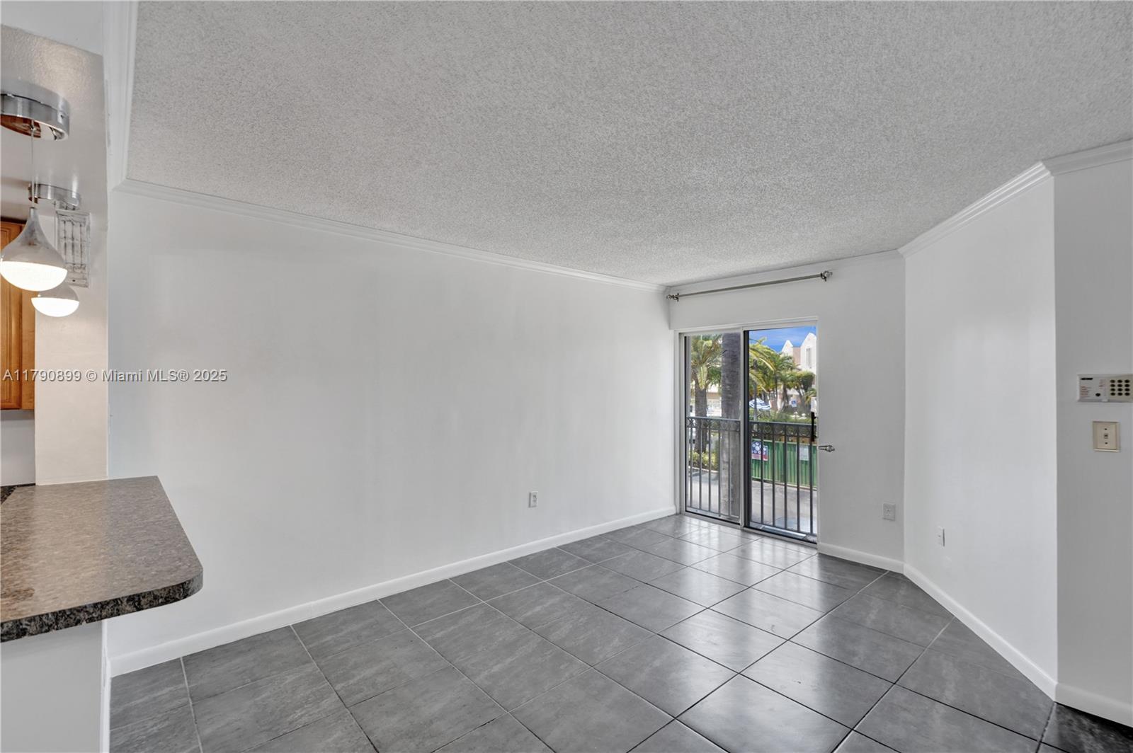 665 NW 85th Pl # 205 Unit: 10-205