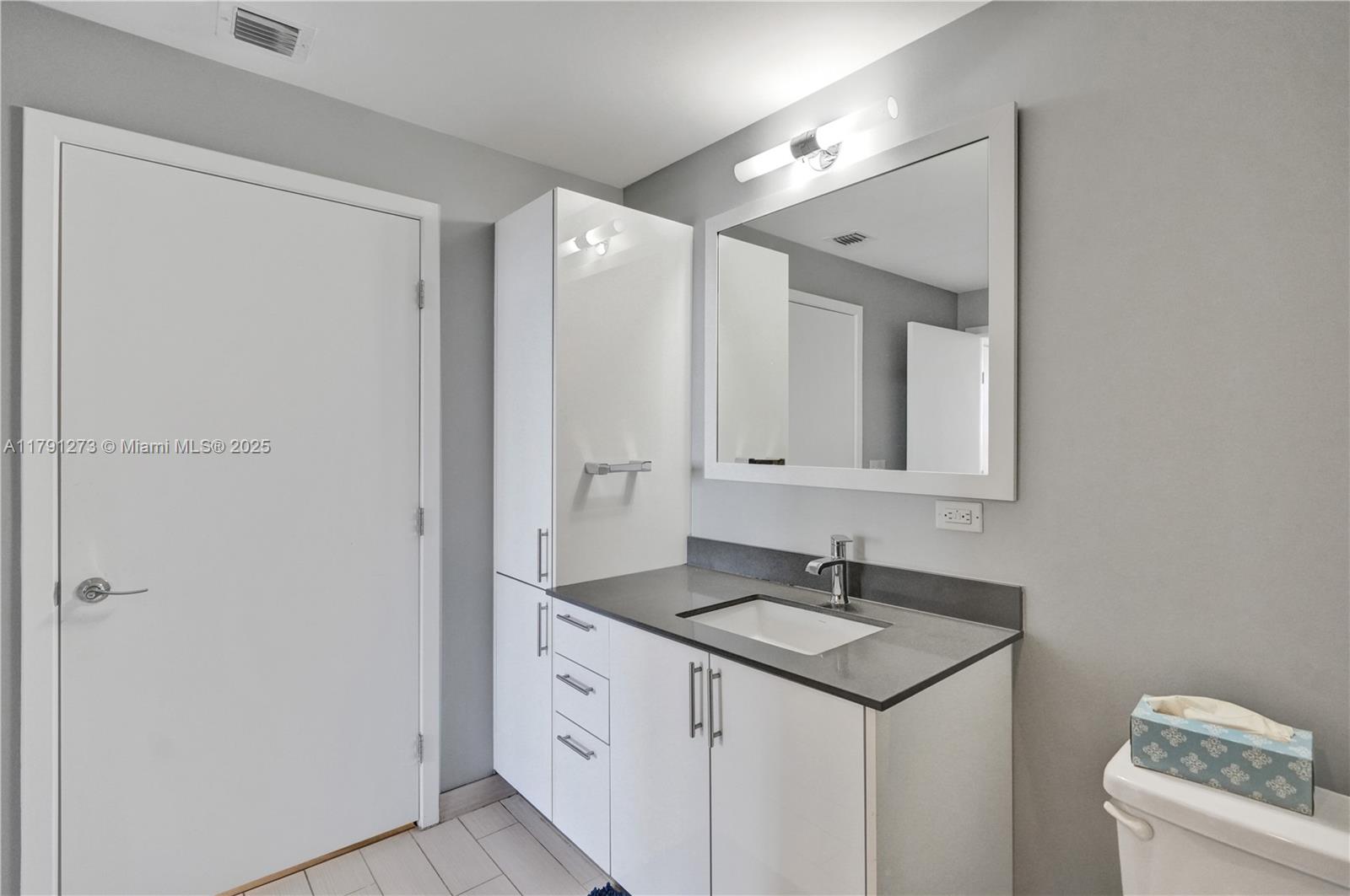 999 SW 1st Ave # 1710