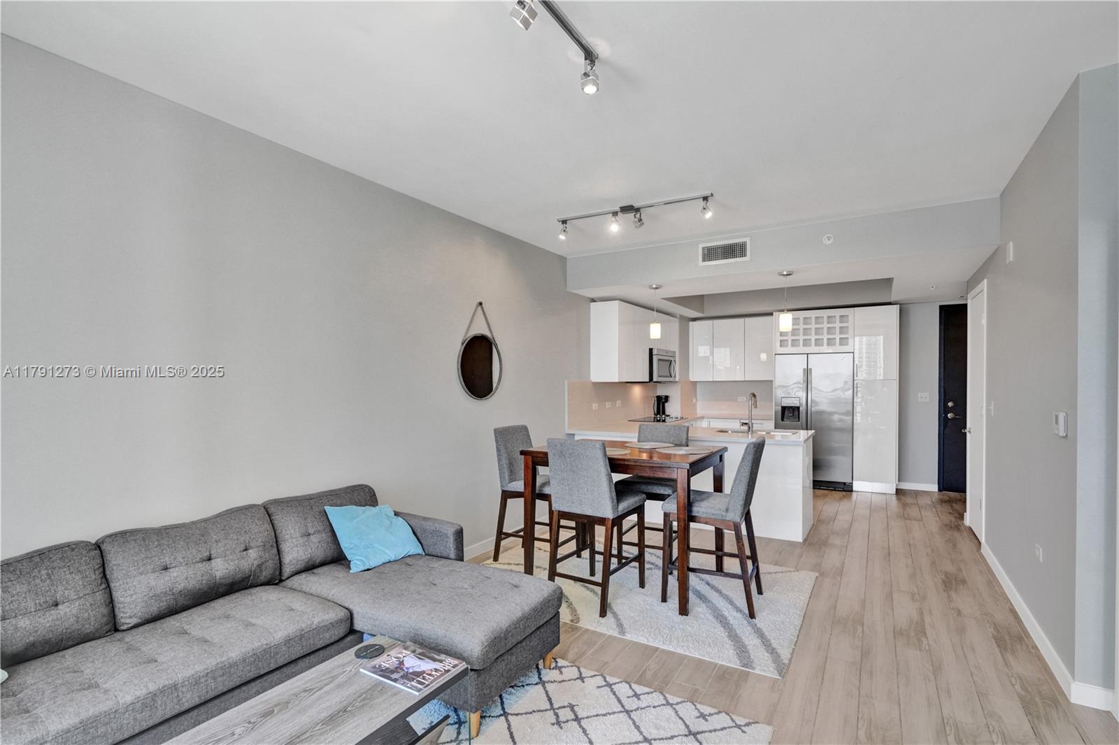 999 SW 1st Ave # 1710