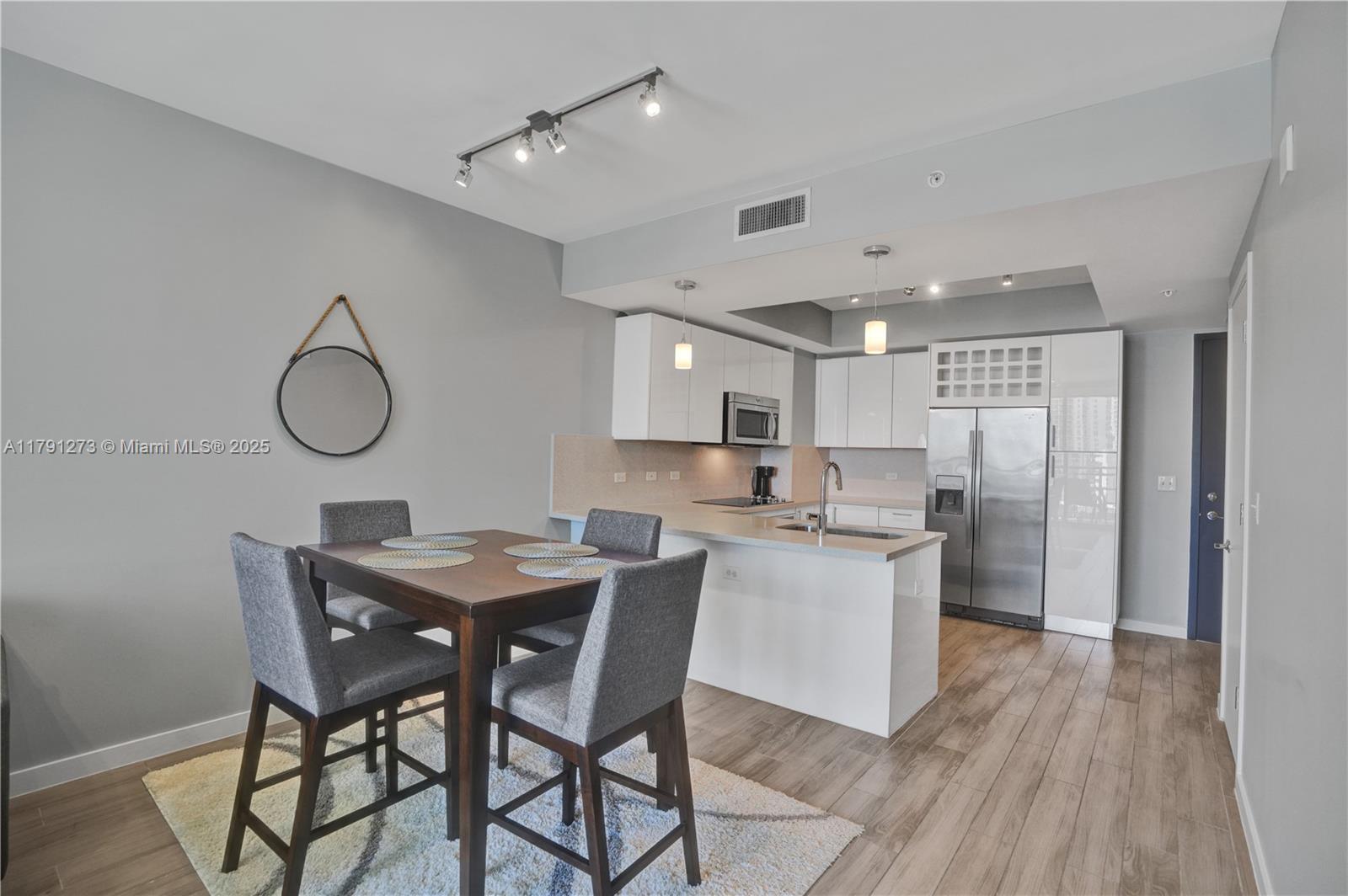 999 SW 1st Ave # 1710