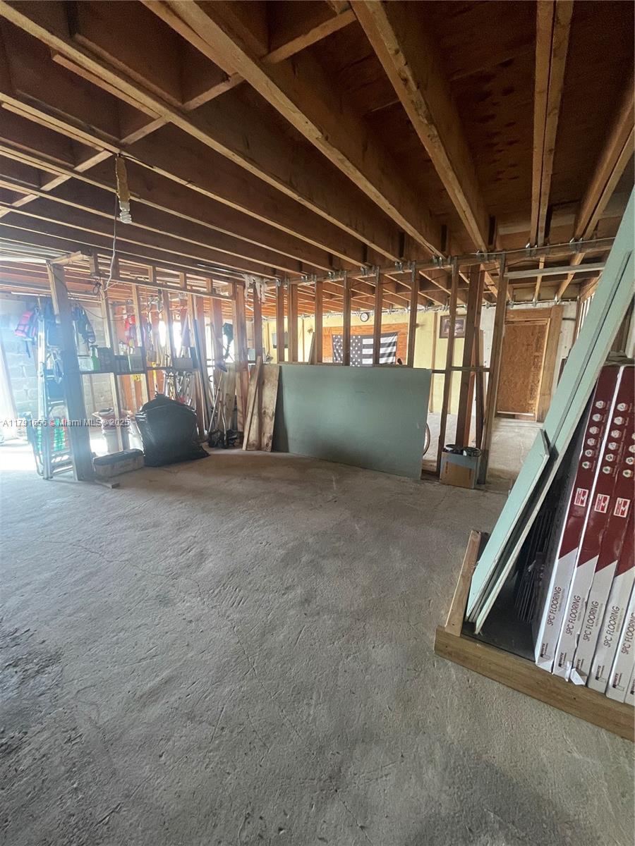 17501 NW 85th Ave