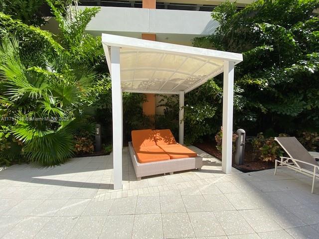 2775 NE 187th St # 311