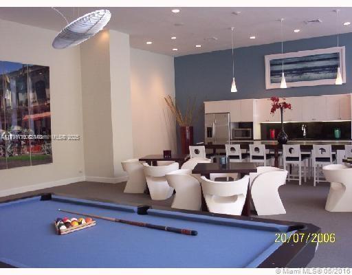 2775 NE 187th St # 311