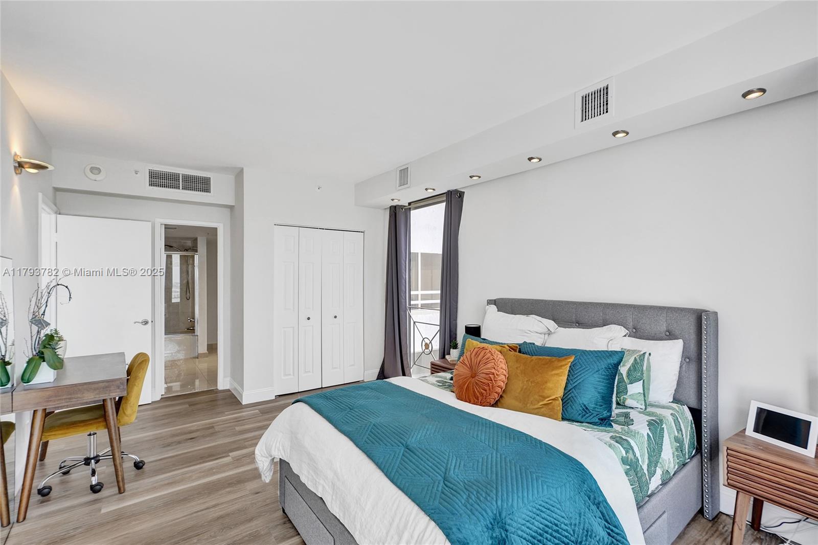 20355 NE 34th Ct # 2725