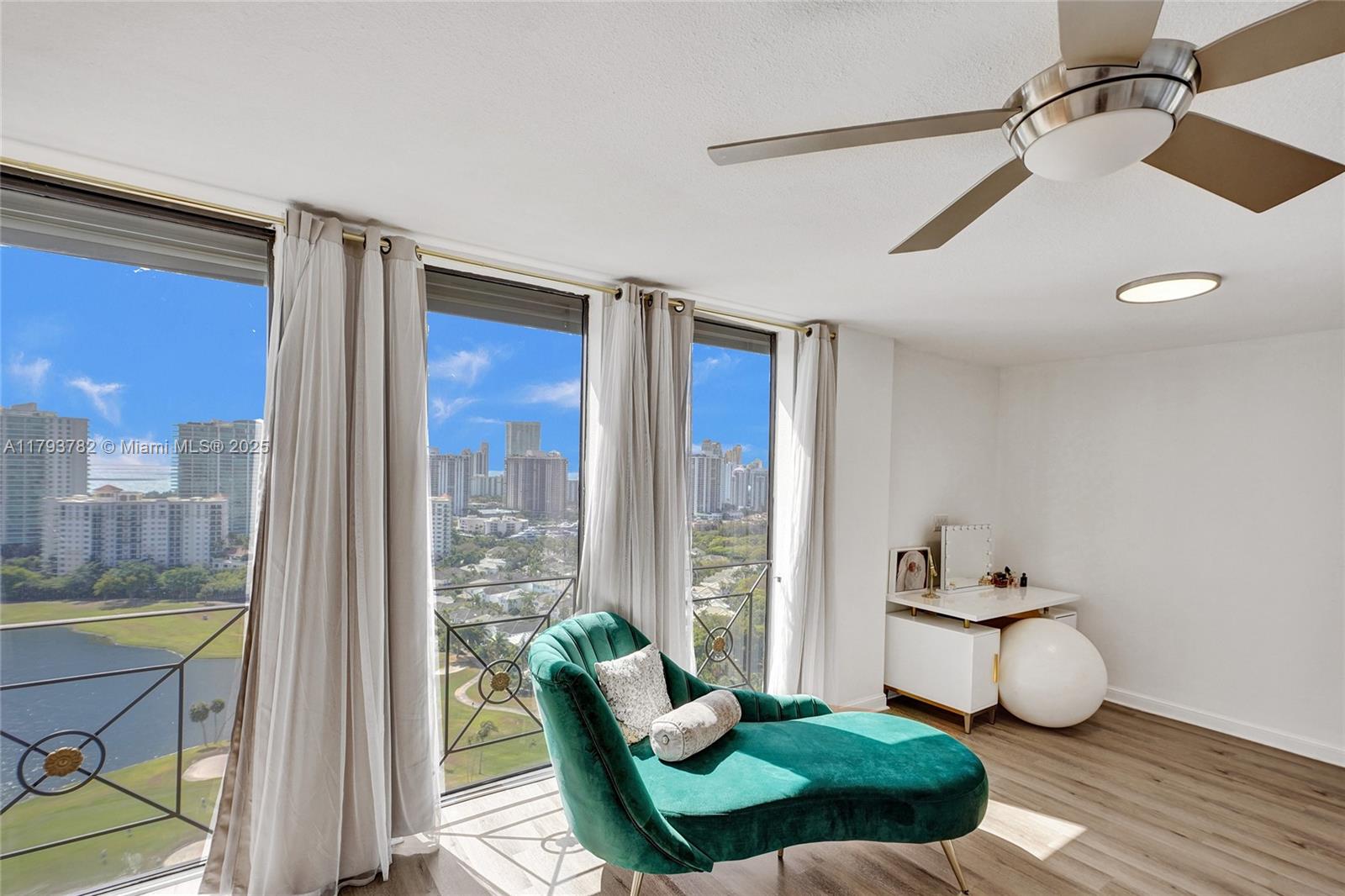 20355 NE 34th Ct # 2725