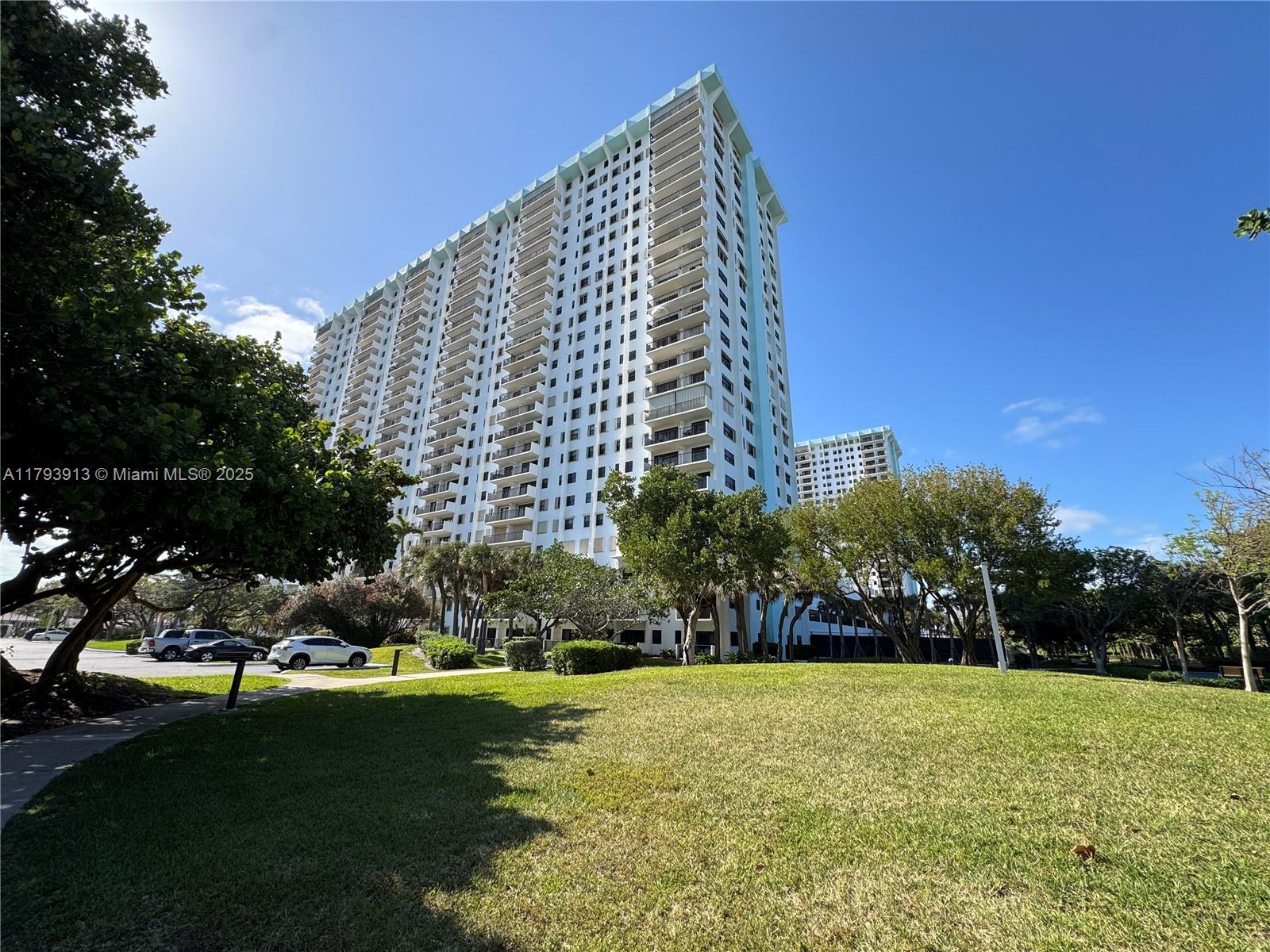 1201 S Ocean Dr # 1512S