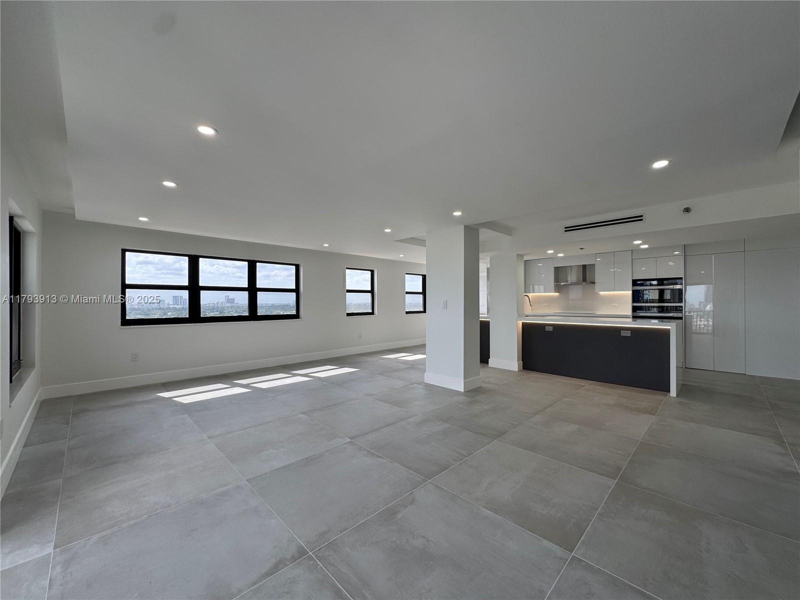 1201 S Ocean Dr # 1512S