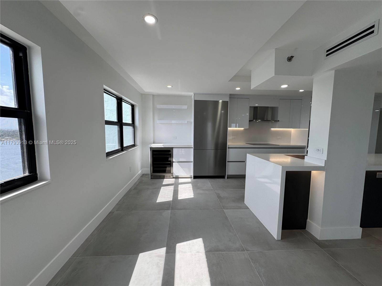 1201 S Ocean Dr # 1512S