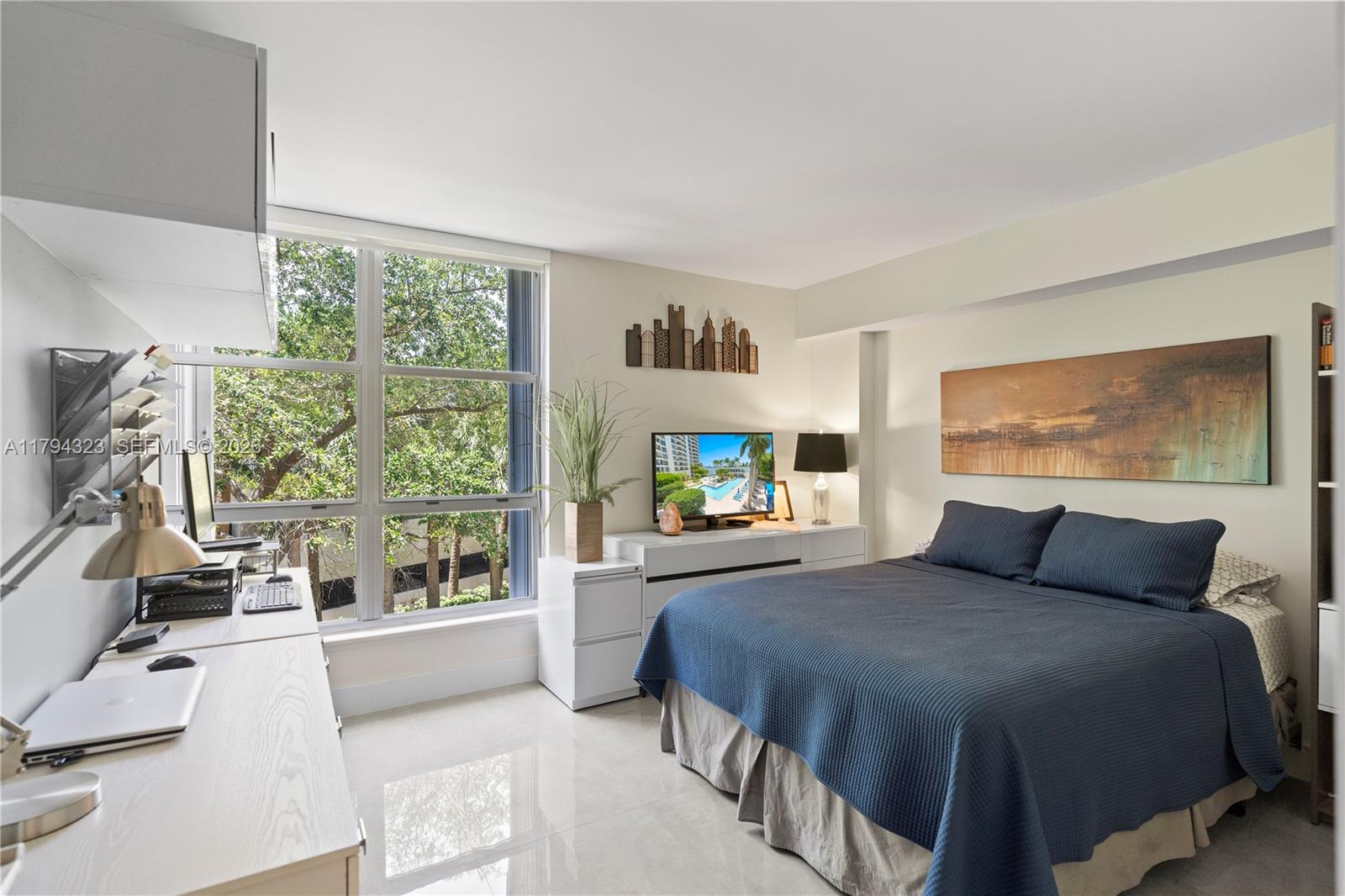 3600 Mystic Pointe Dr # 306