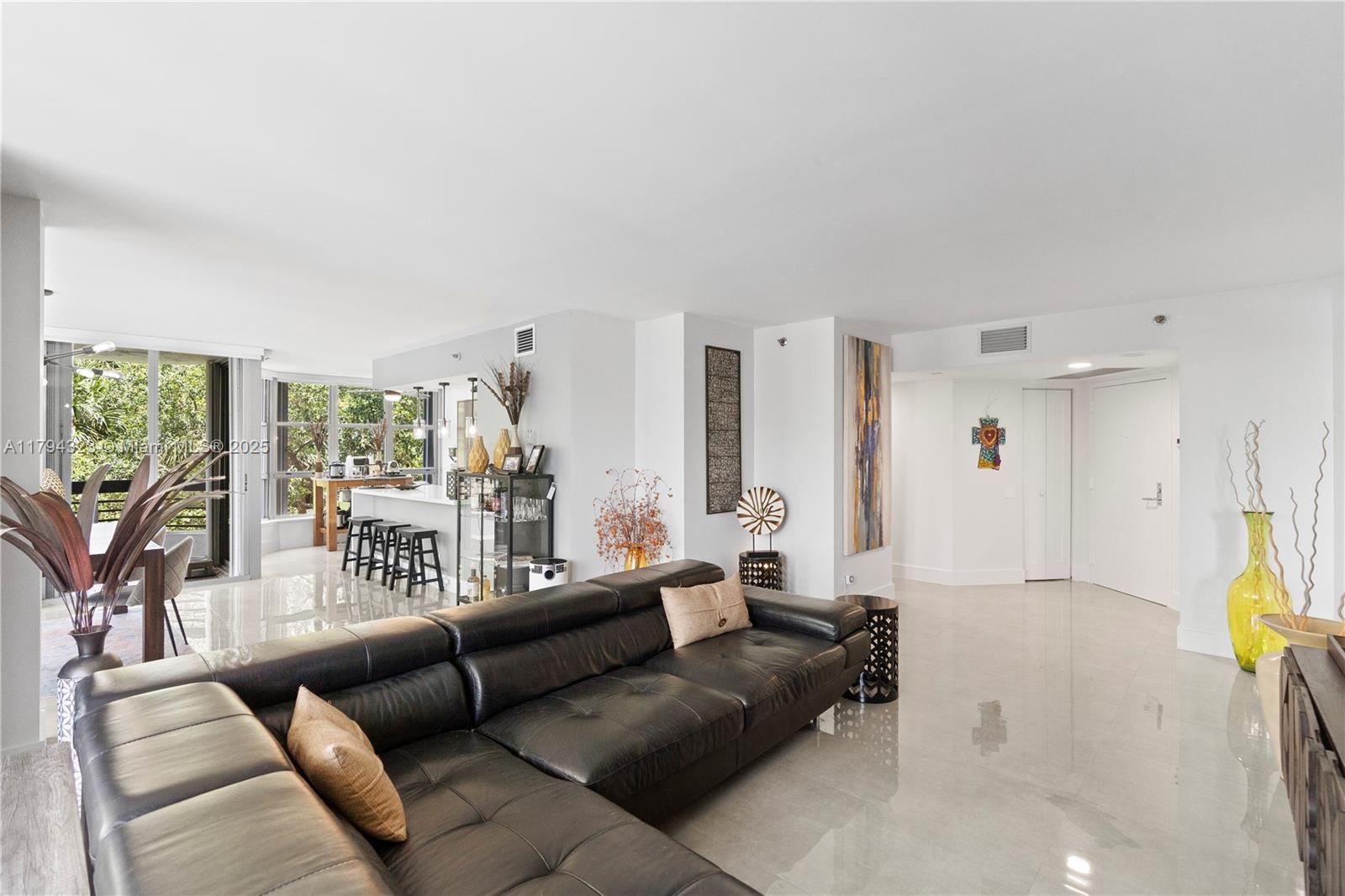 3600 Mystic Pointe Dr # 306