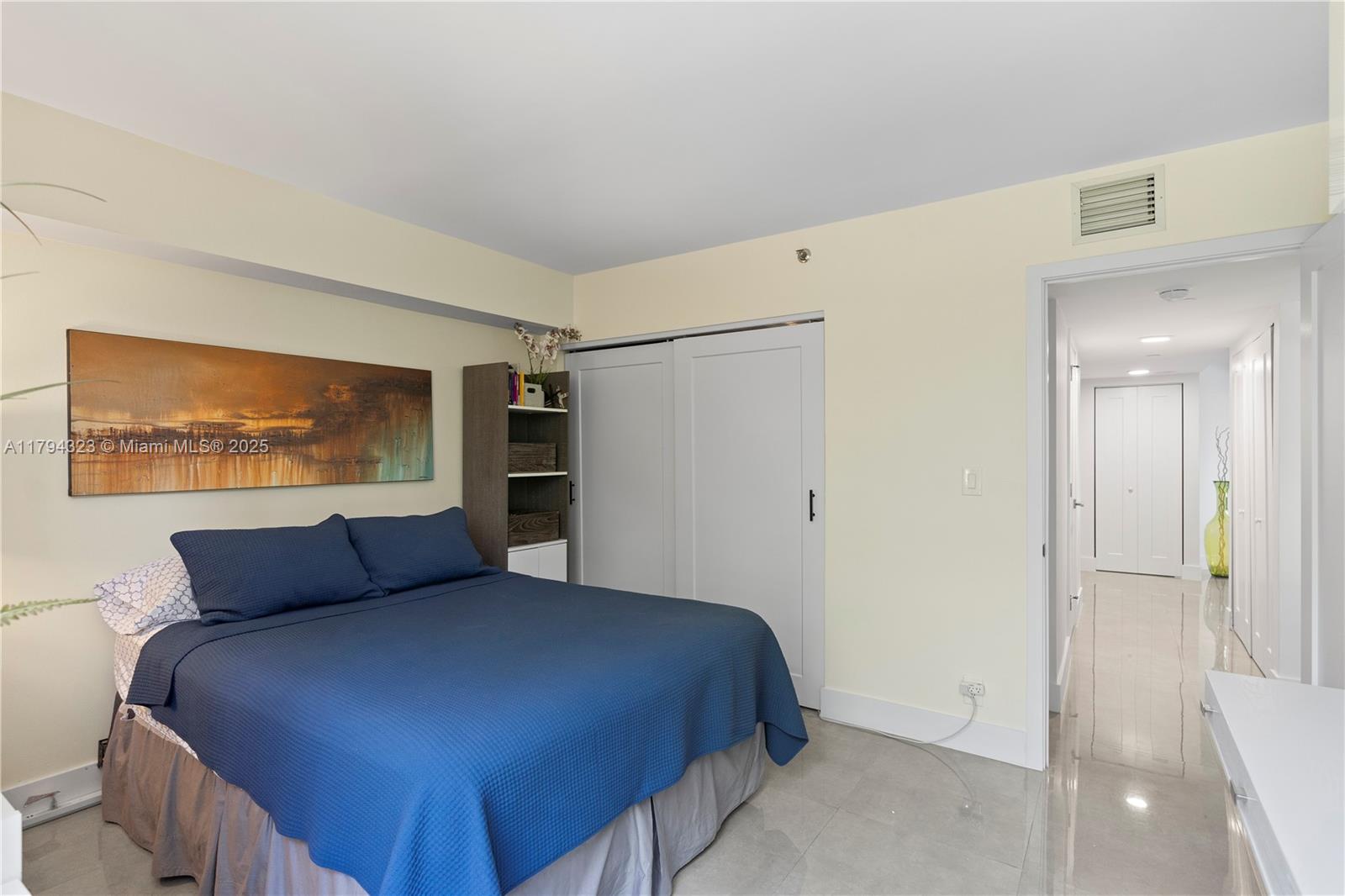 3600 Mystic Pointe Dr # 306