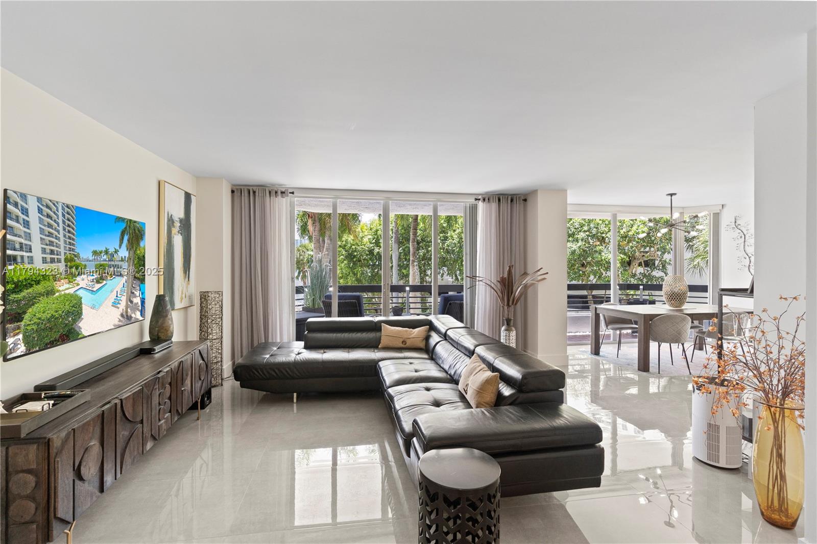 3600 Mystic Pointe Dr # 306