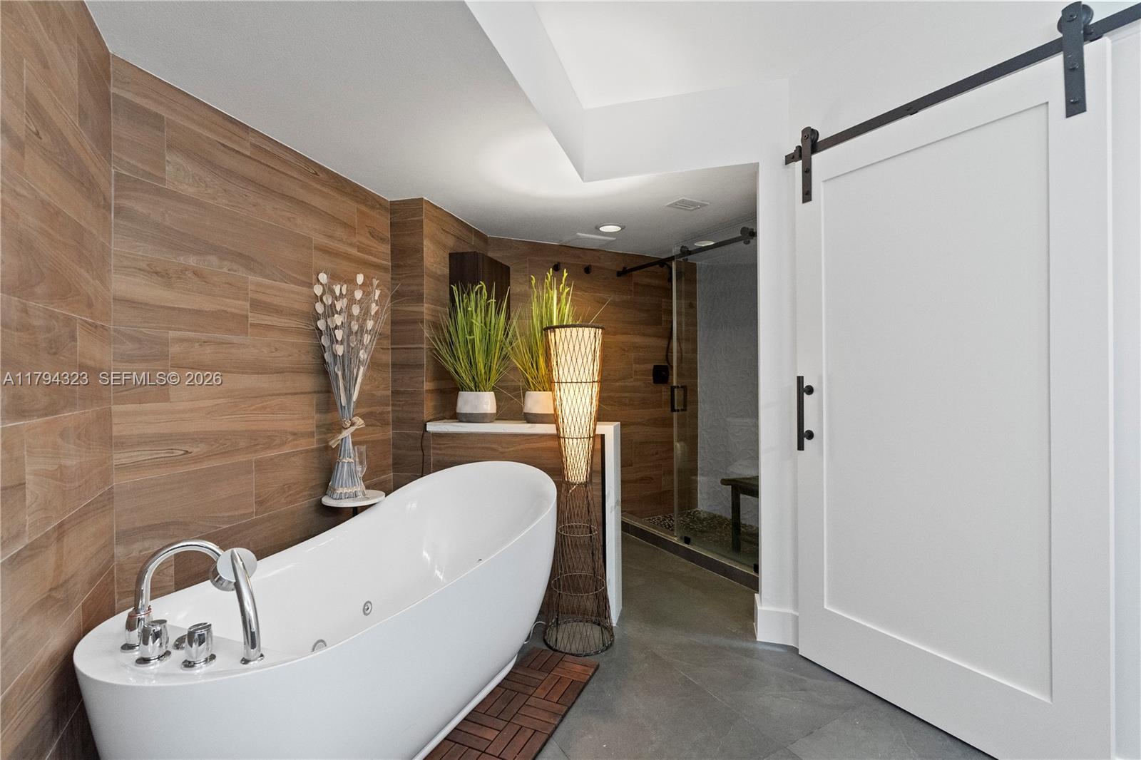 3600 Mystic Pointe Dr # 306