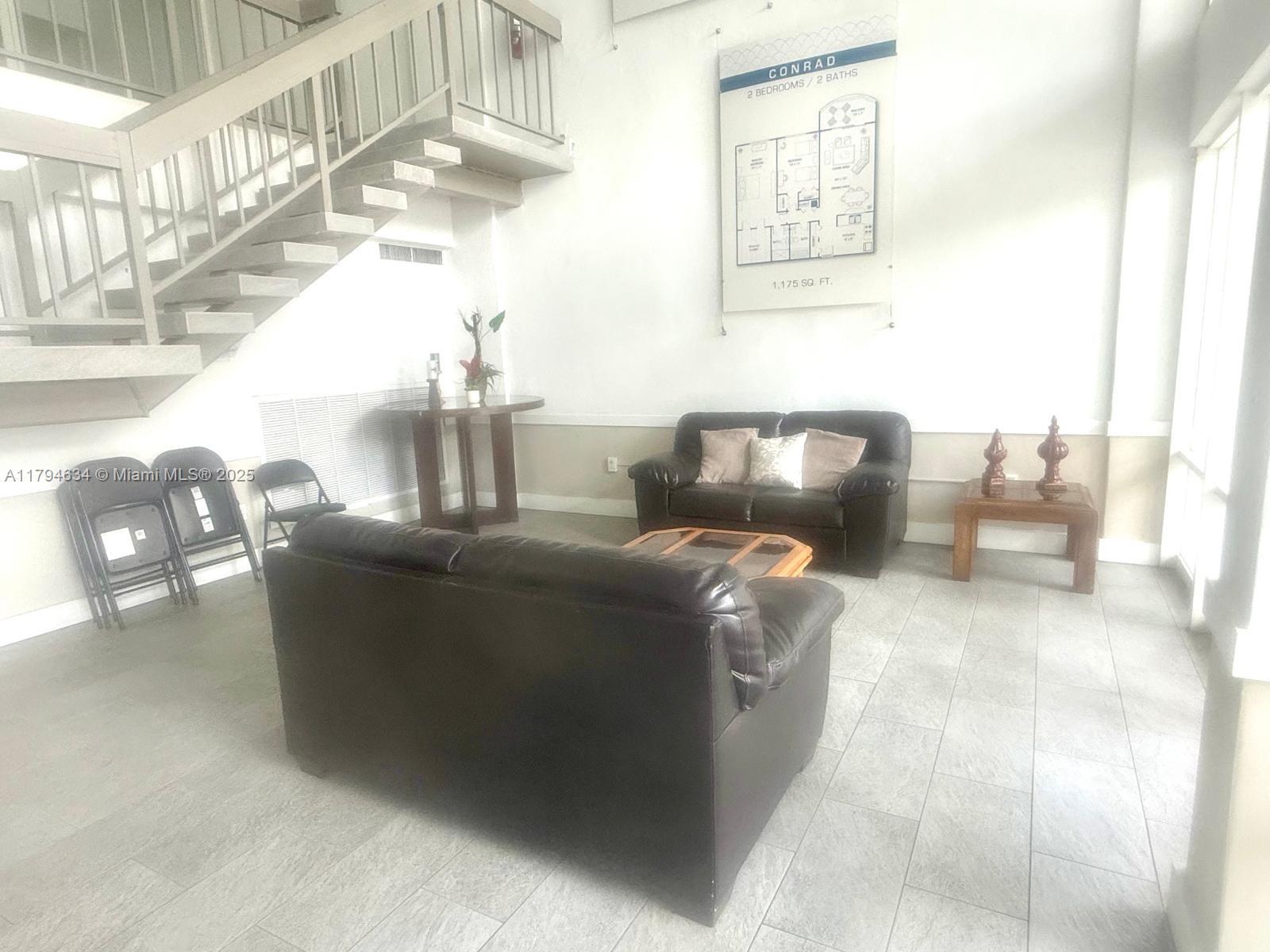 488 NW 165th St Rd # 512 Unit: B-512