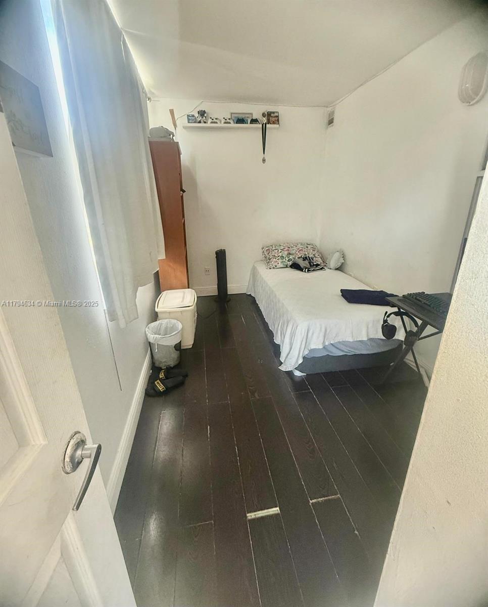 488 NW 165th St Rd # 512 Unit: B-512