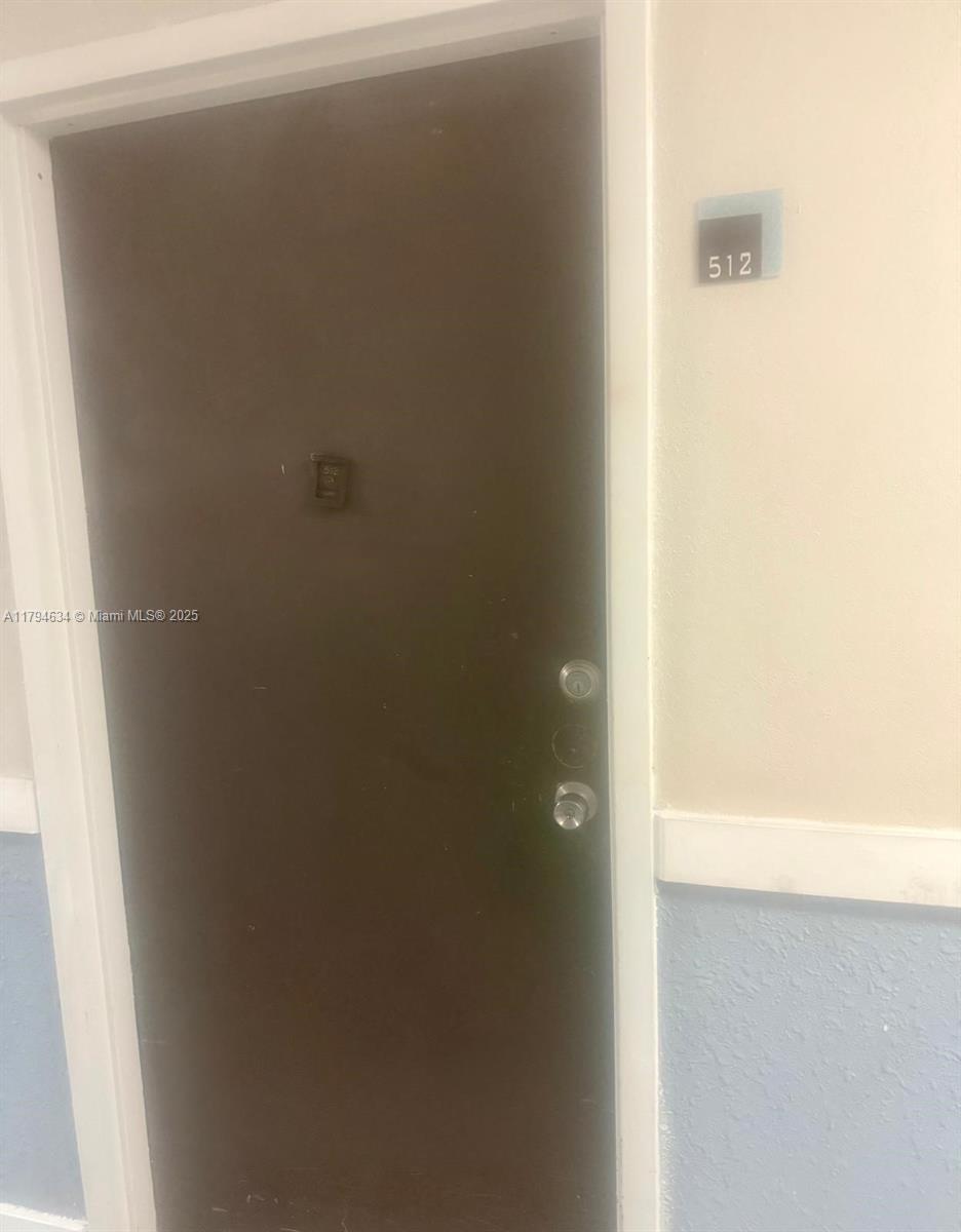 488 NW 165th St Rd # 512 Unit: B-512