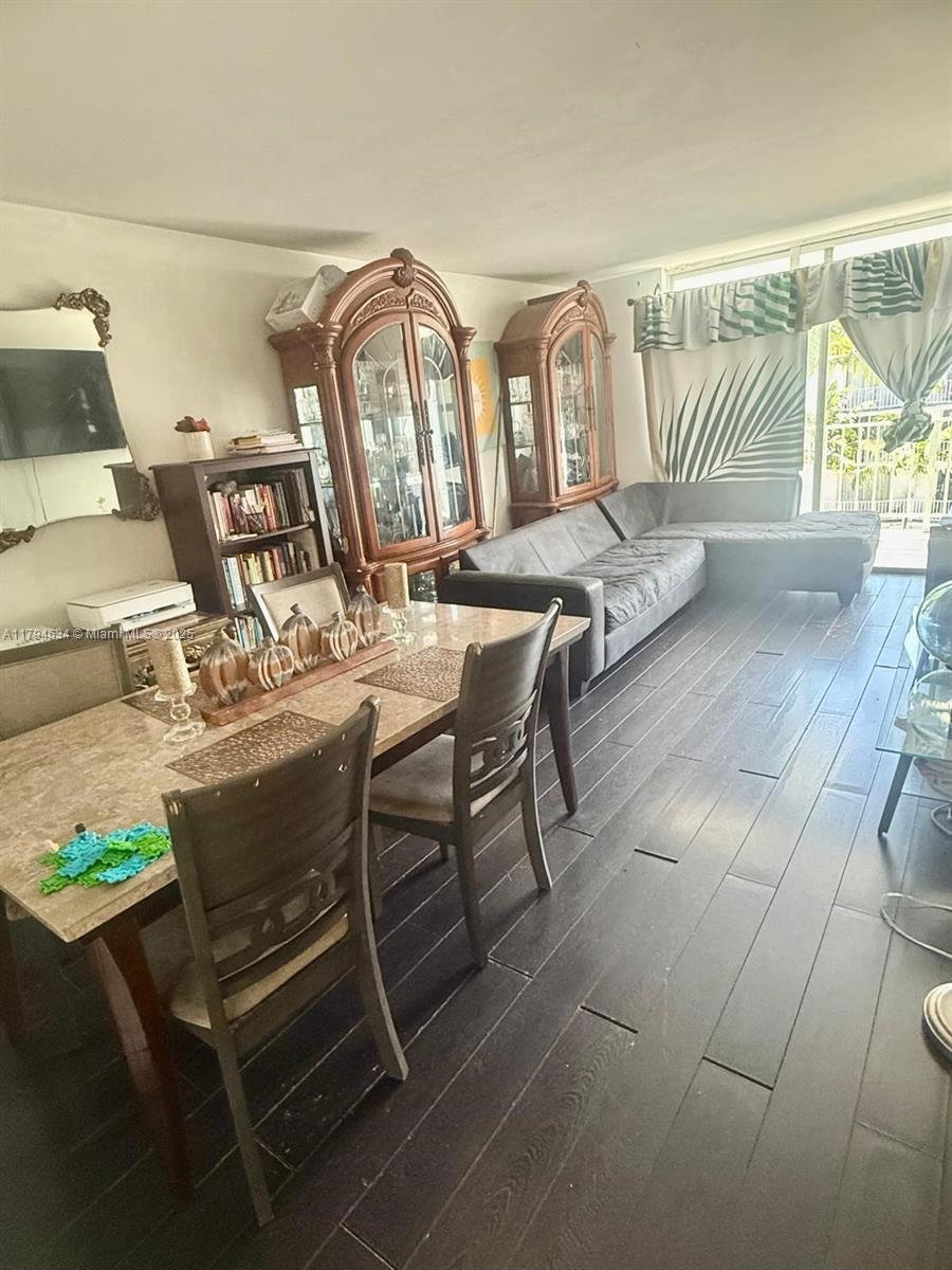 488 NW 165th St Rd # 512 Unit: B-512