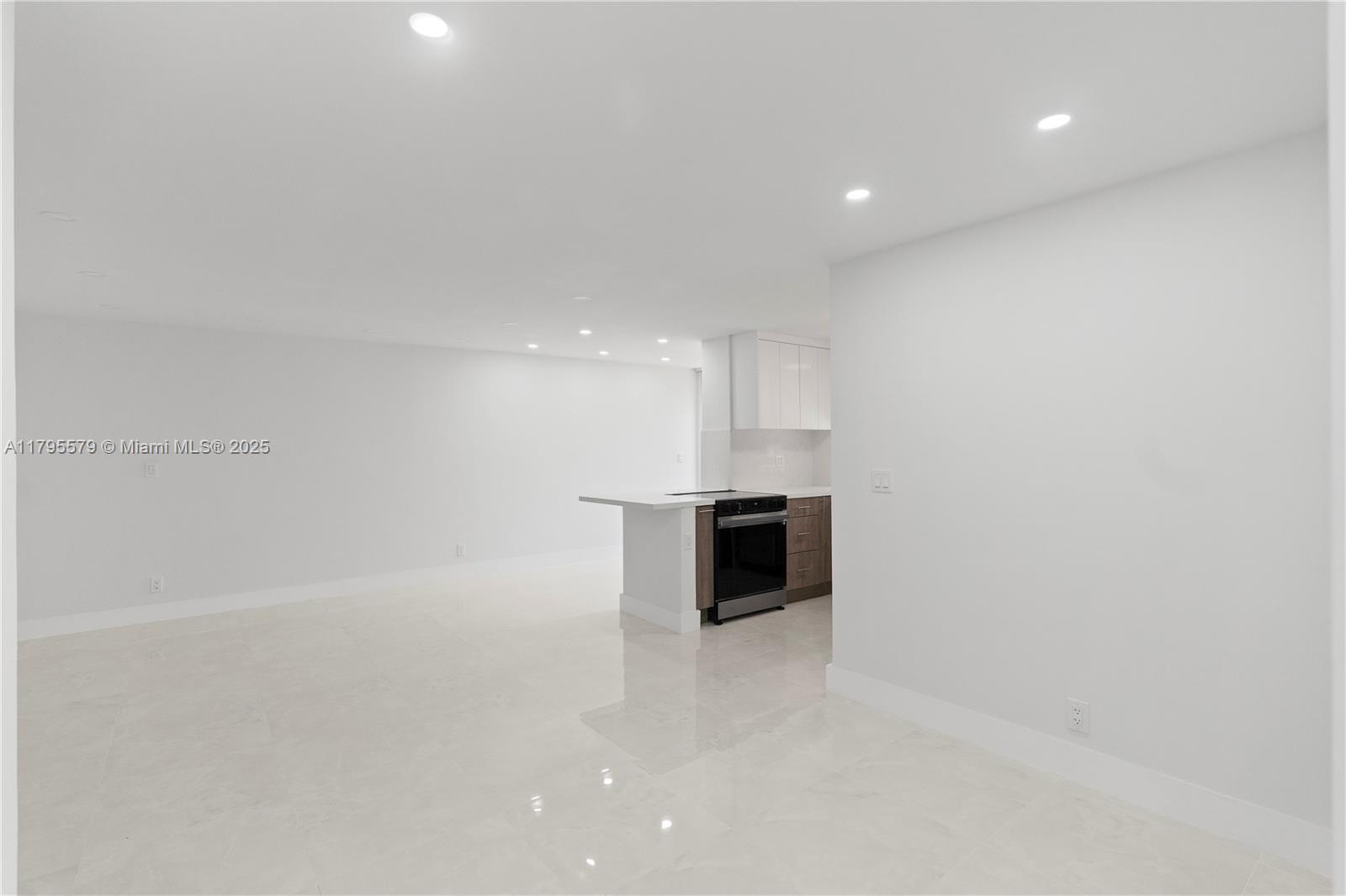 17011 N Bay Rd # 108