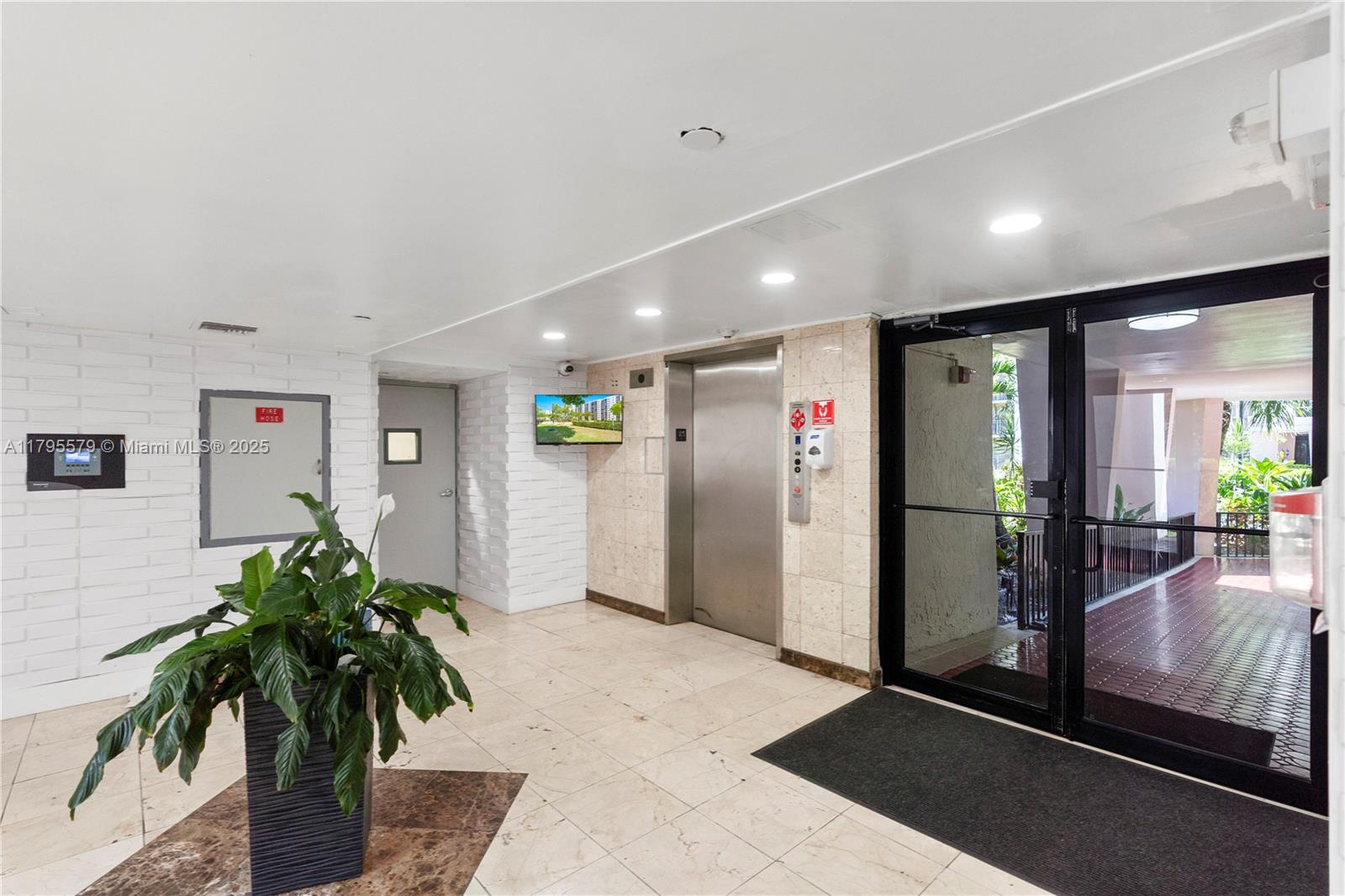 17011 N Bay Rd # 108