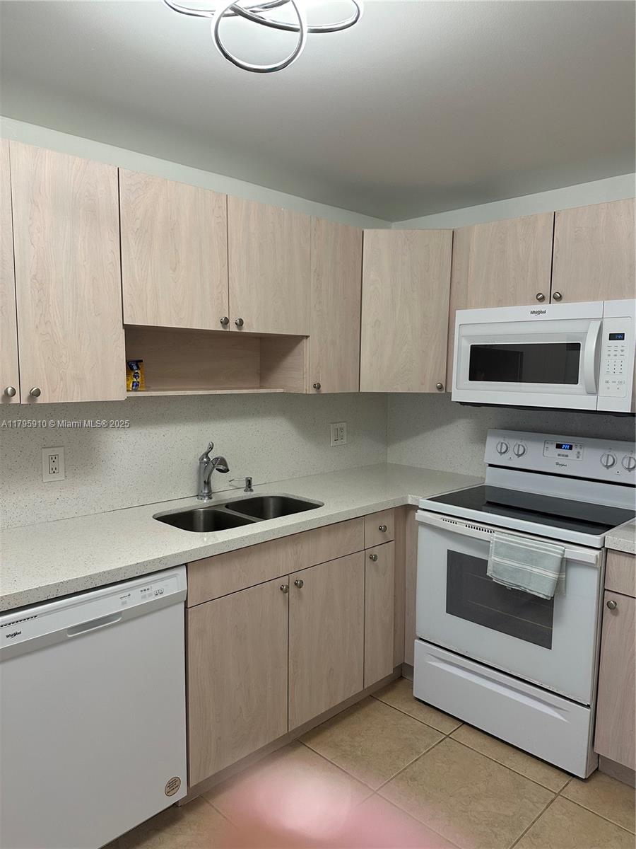 400 Kings Point Dr # 917