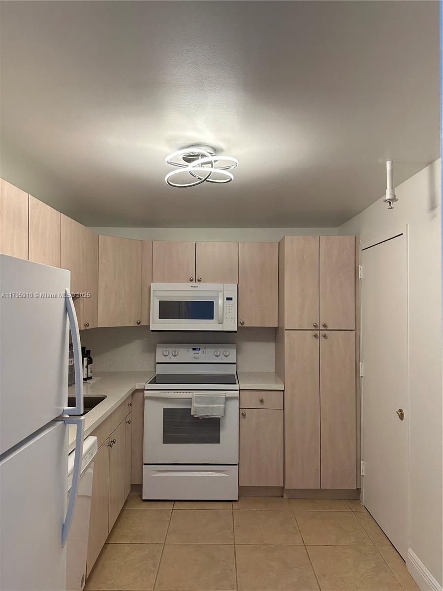 400 Kings Point Dr # 917