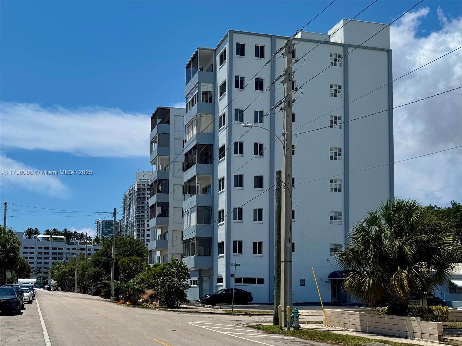 1700 Pierce St # 202