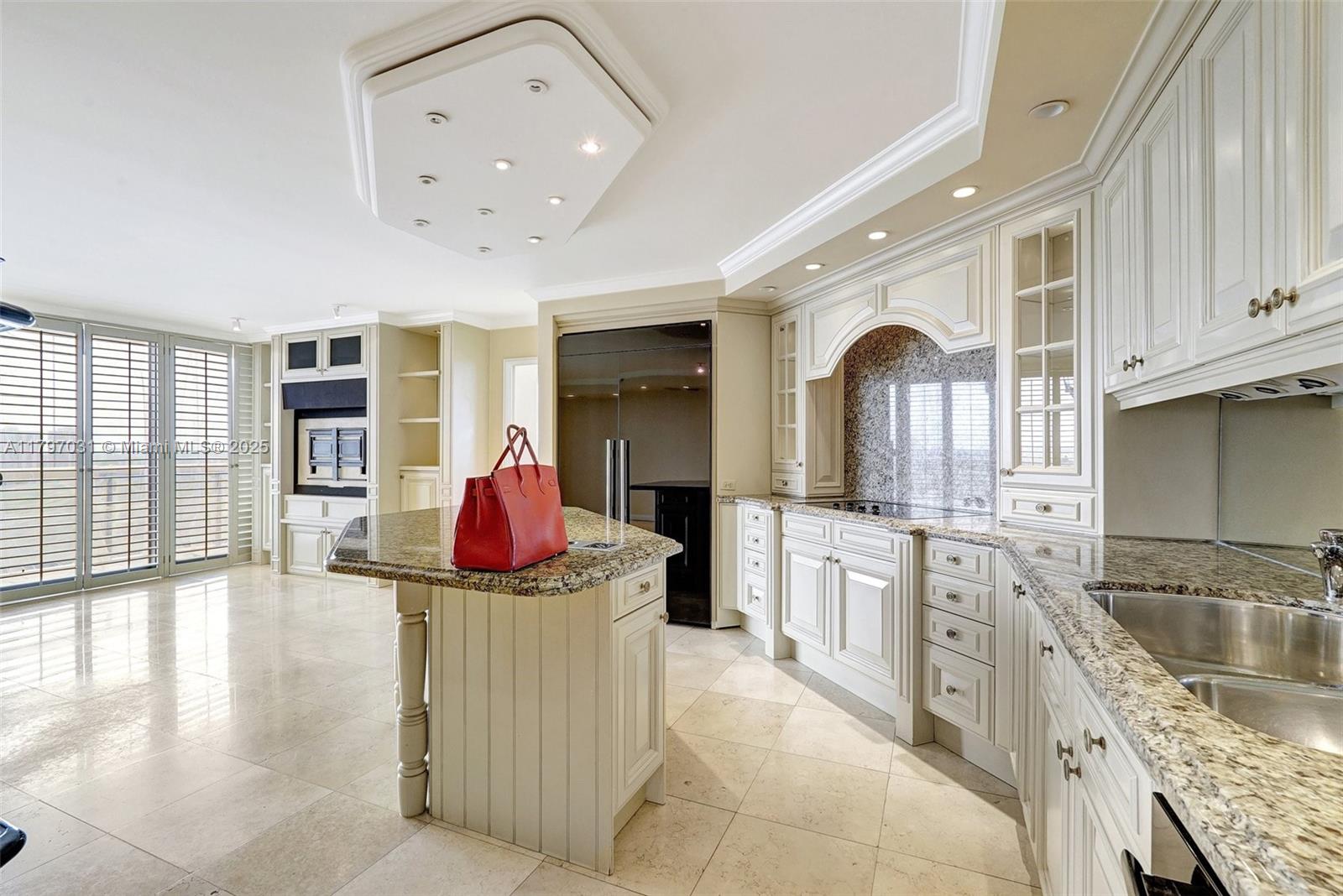 19667 Turnberry Way Unit: 16GR