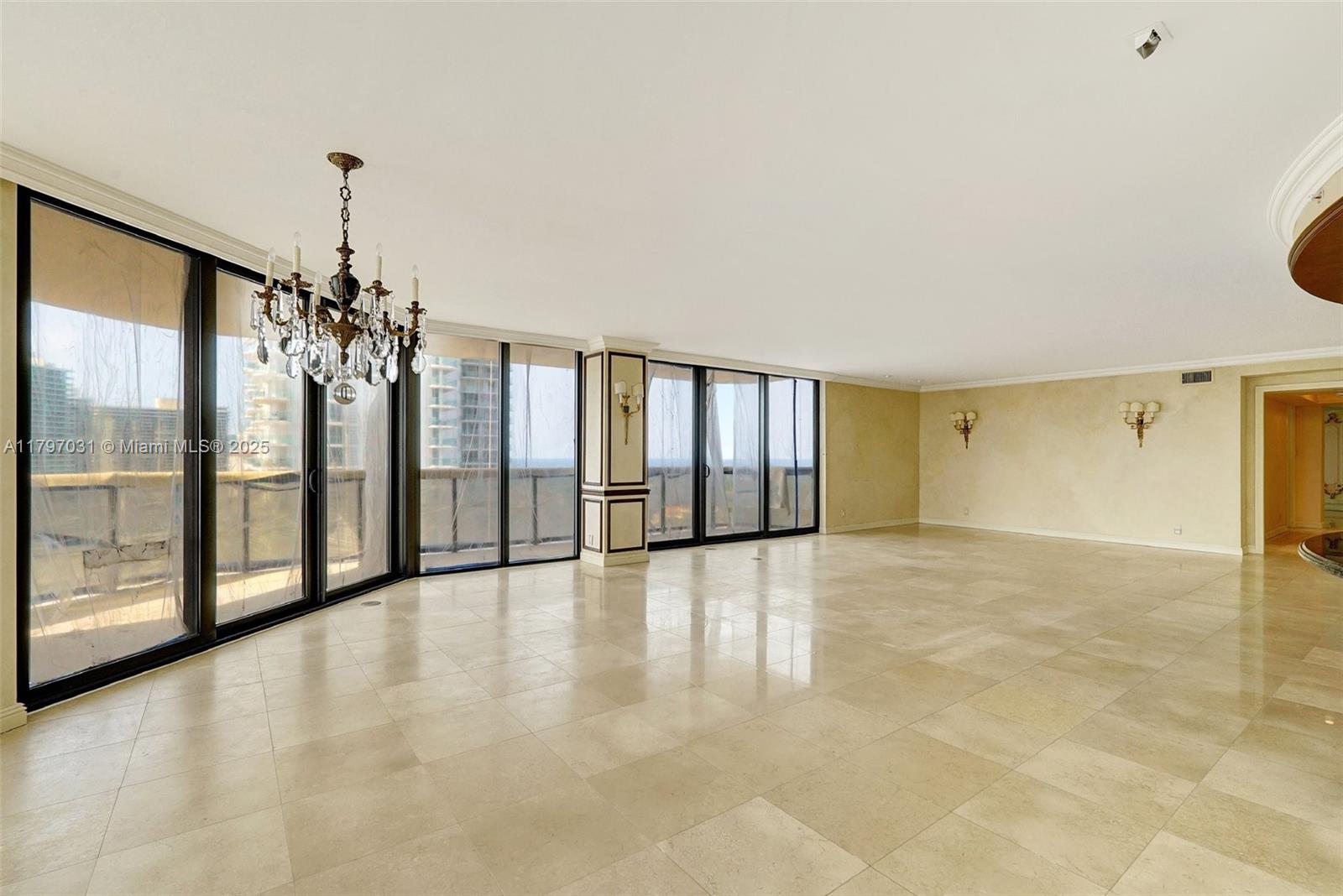 19667 Turnberry Way Unit: 16GR