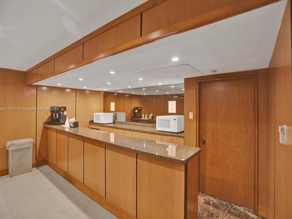 19667 Turnberry Way Unit: 16GR