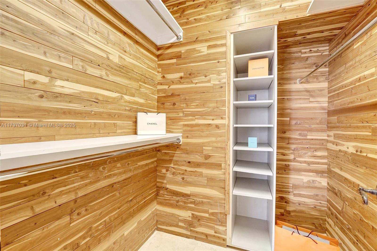 19667 Turnberry Way Unit: 16GR