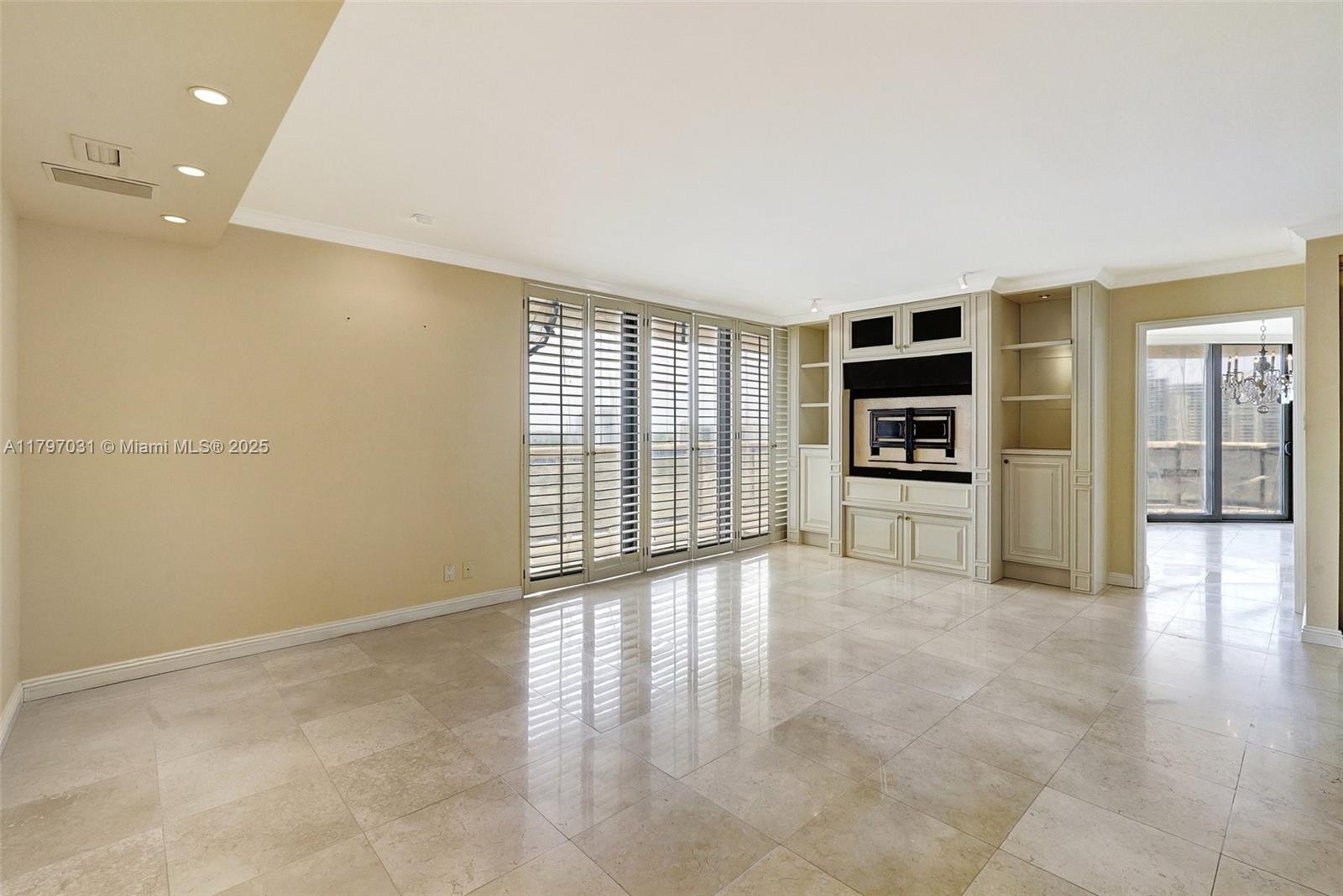 19667 Turnberry Way Unit: 16GR