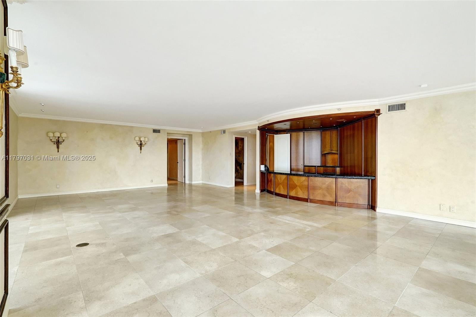 19667 Turnberry Way Unit: 16GR