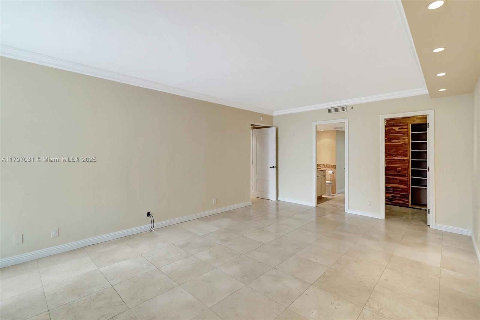 19667 Turnberry Way Unit: 16GR